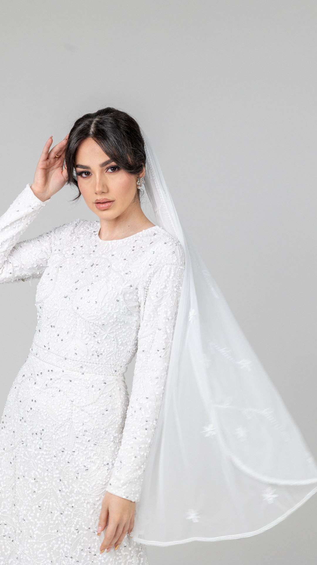 White Pearl Evening Dress With Trail – Shimmi Dresses