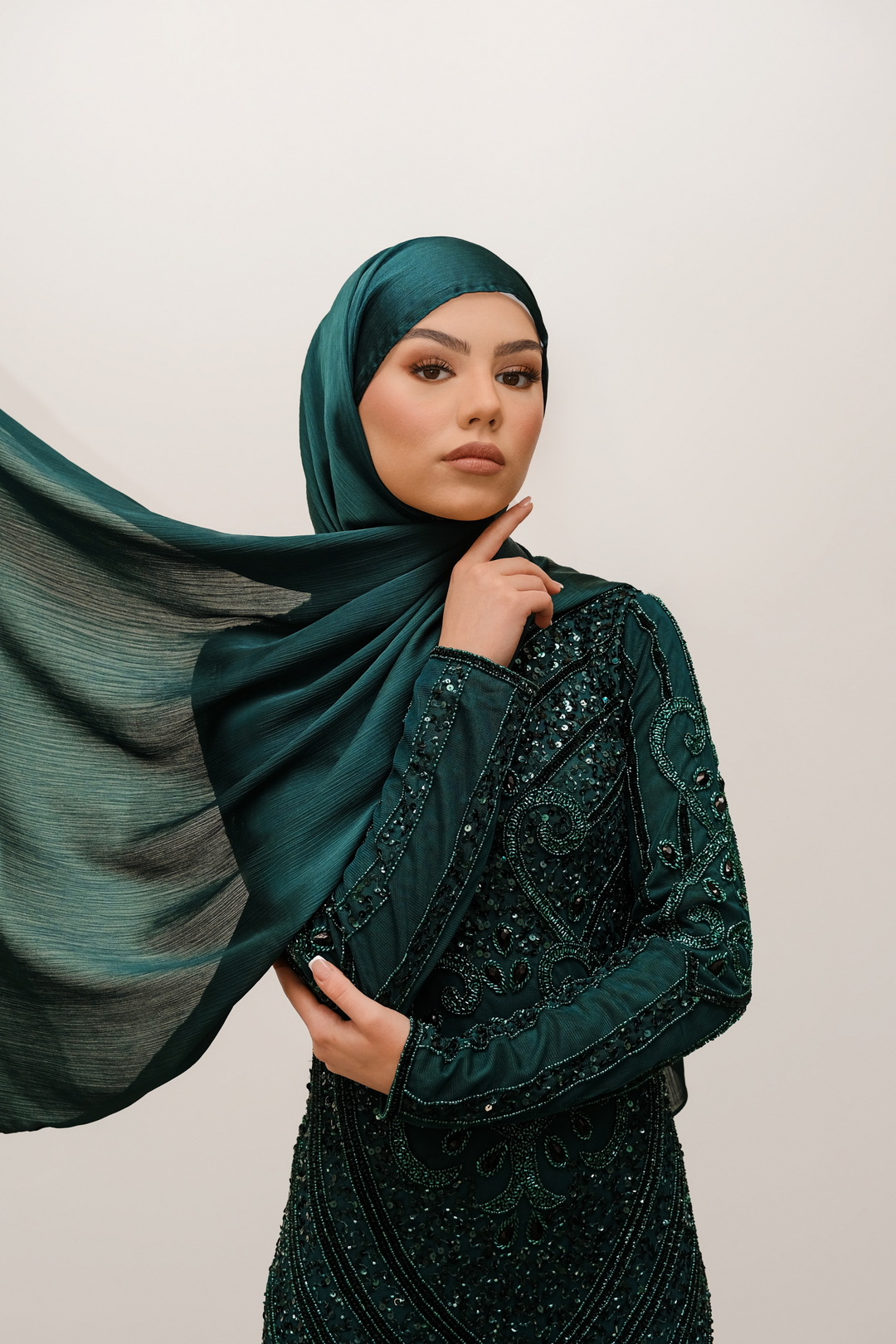 Emerald Green Satin Hijab - Shimmi Dresses Emerald Green Satin Hijab - Shimmi Dresses